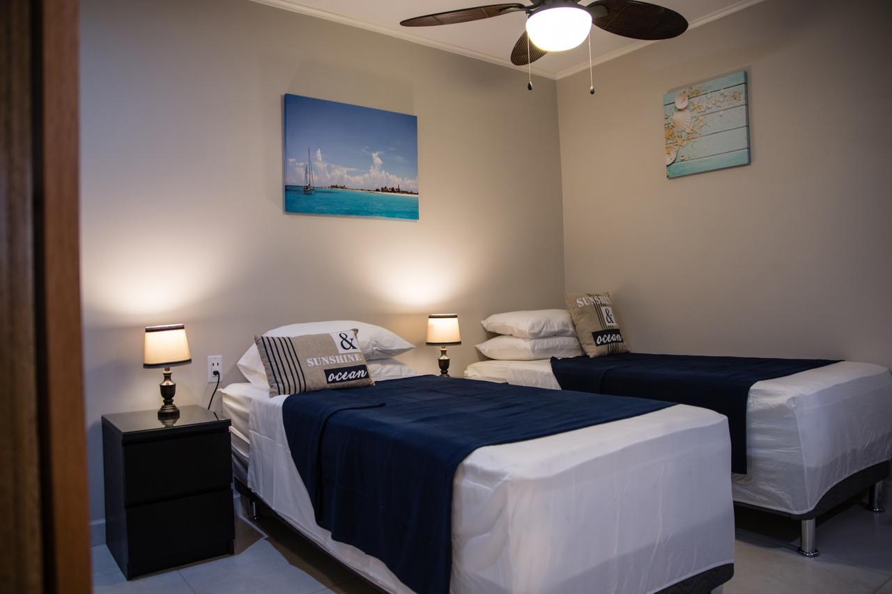 The Pier Beach Inn & Suites Willemstad Zewnętrze zdjęcie